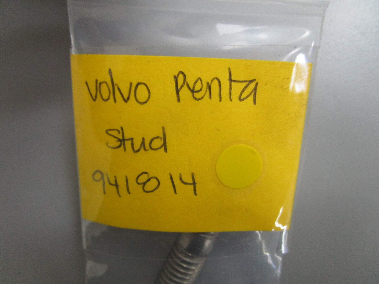 *NEW OEM* 0810 Volvo Penta Stud 941814