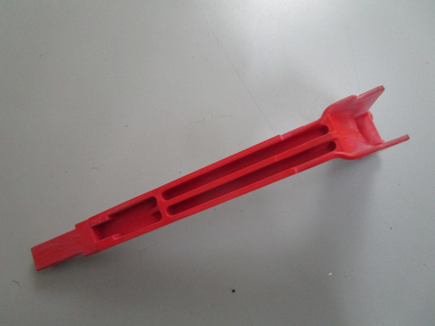 *NEW OEM* 0820 OMC Johnson Evinrude Neutral Lock Slide 332428 0332428