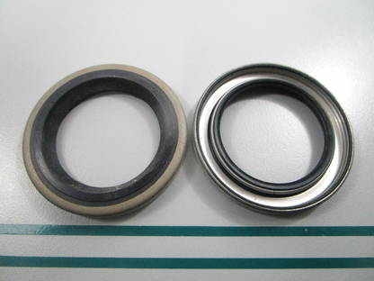 NEW OEM (LOT OF 2) 981195 0981195 OMC Johnson Evinrude Seal 0810