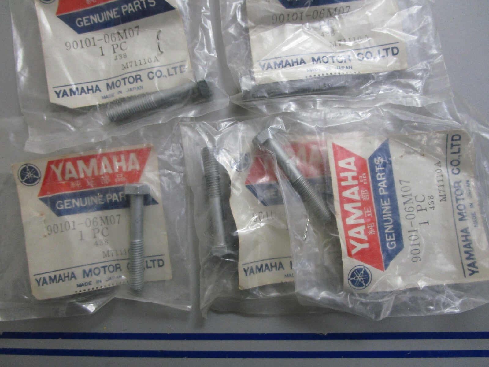 *NEW OEM* (LOT OF 5) 0820 Yamaha Bolt 90101-06M07-00