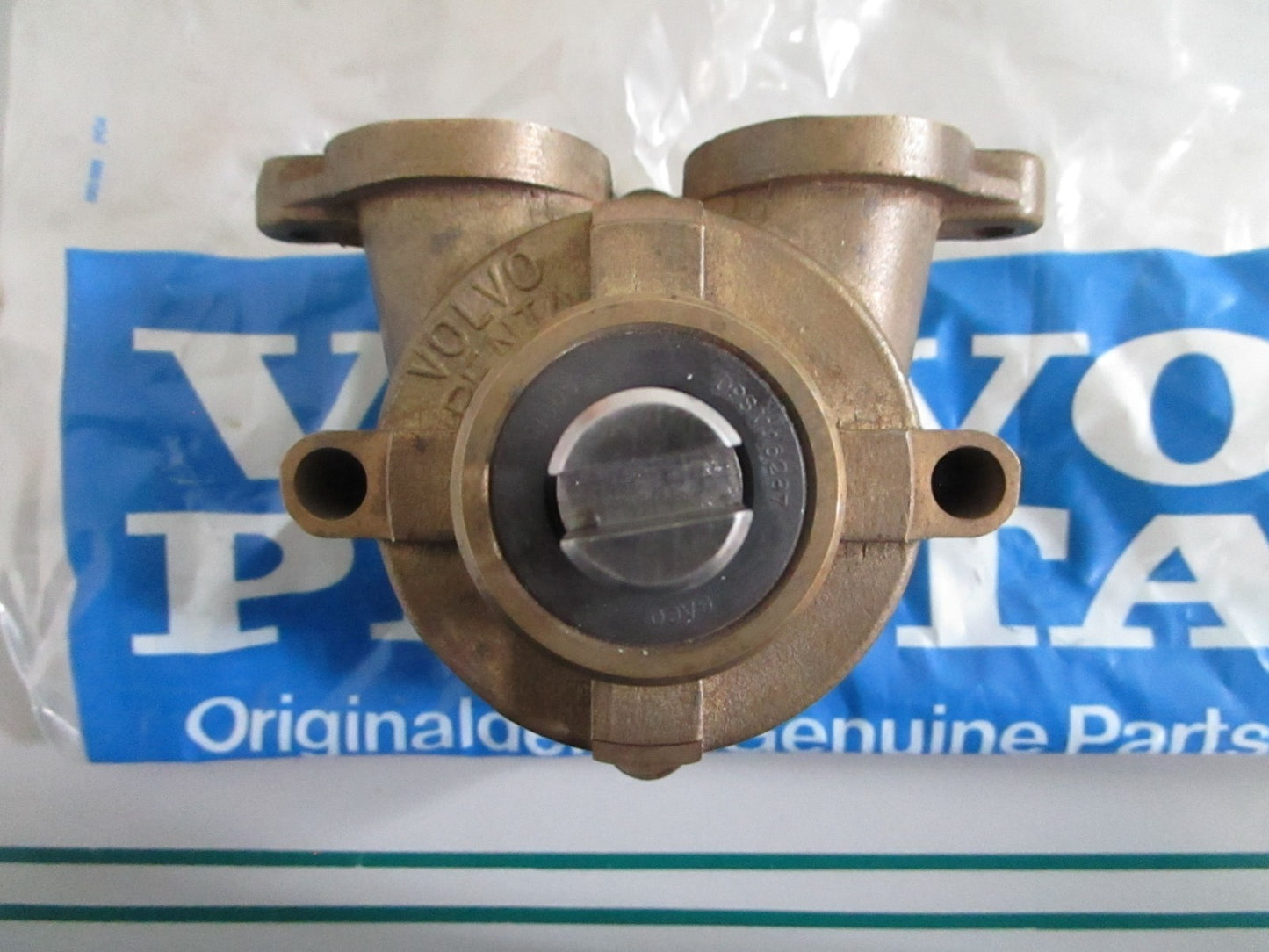 NEW OEM 855578 Volvo Penta Raw Sea Water Pump 0820