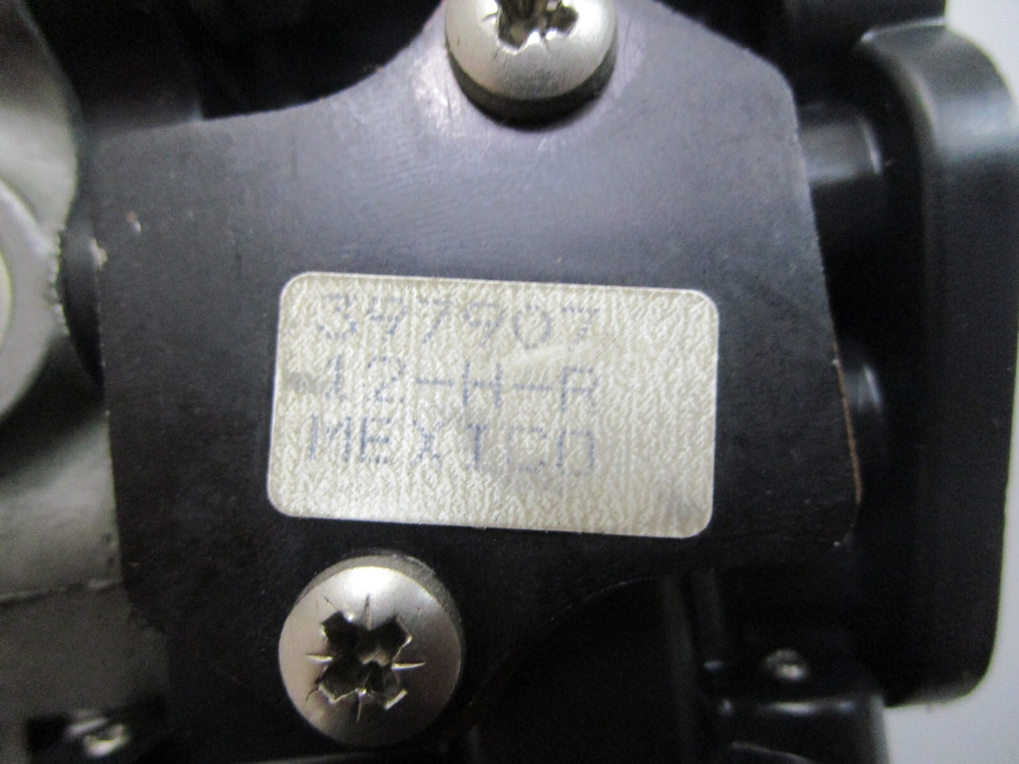 *NEW OEM* 0820 OMC Johnson Evinrude Carburetor 397907 0397907