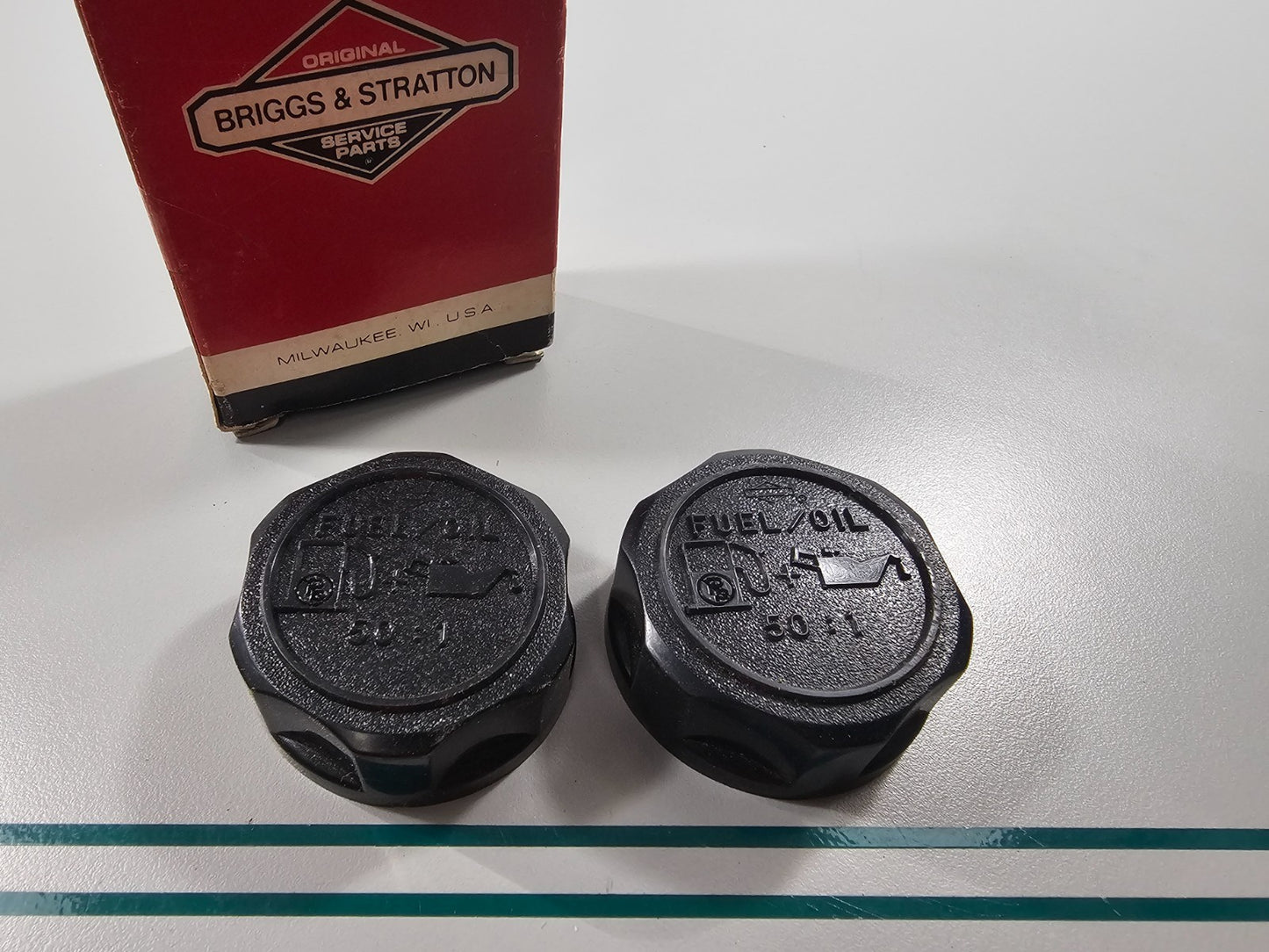 NEW OEM (LOT OF 2) 800006 Briggs & Stratton Fuel Cap 0810