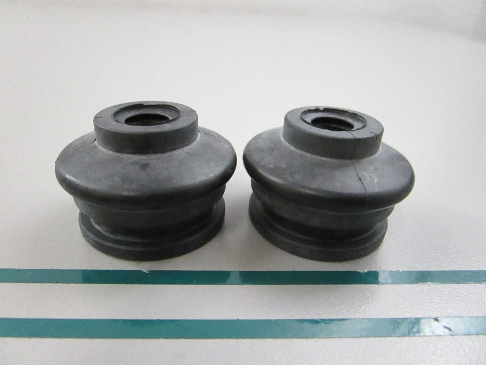 NEW OEM (LOT OF 2) 6AW-42724-01-00 Yamaha Grommet 0810