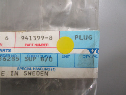 *NEW OEM* 0810 Volvo Penta Plug 941399-8