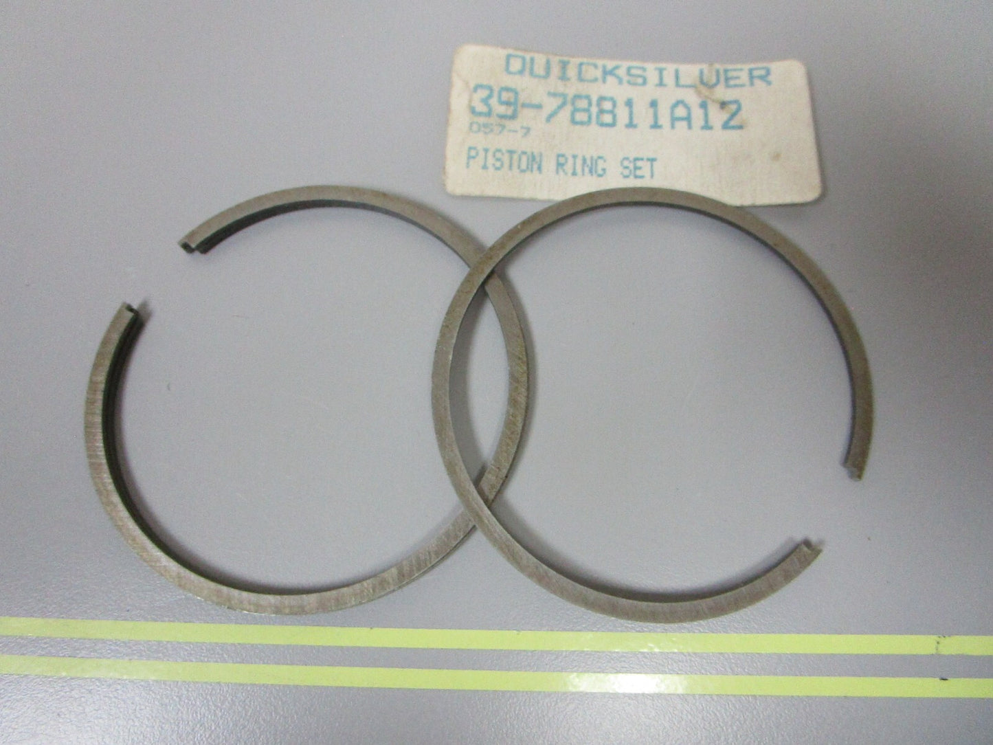 *NEW OEM* 0810 Mercury Quicksilver 2 Piston Ring Set 39-78811A12