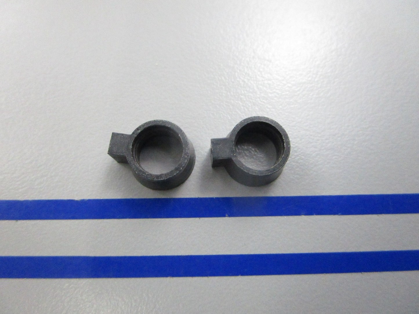 NEW OEM (LOT OF 2) 315253 OMC Johnson Evinrude Needle Valve Retainer 0810