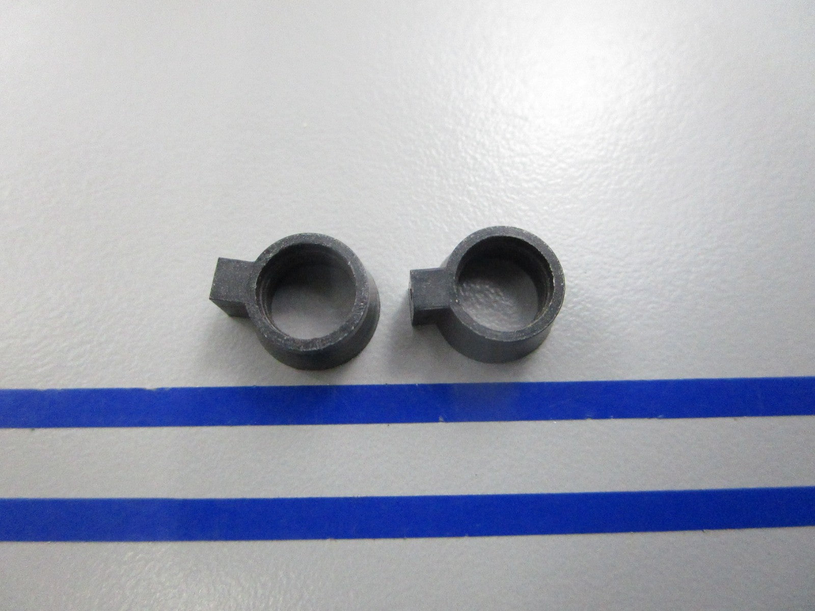 NEW OEM (LOT OF 2) 315253 OMC Johnson Evinrude Needle Valve Retainer 0810