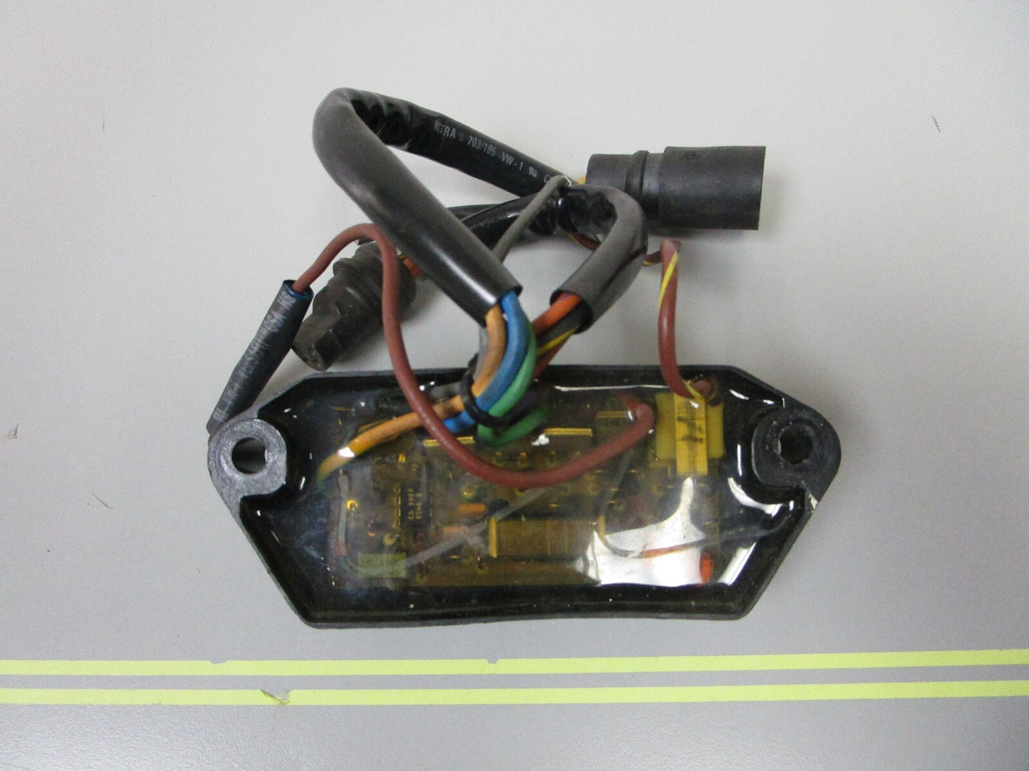 *NEW OEM* 0810 OMC Johnson Evinrude Power Pack (Cut Wires) 582556 0582556