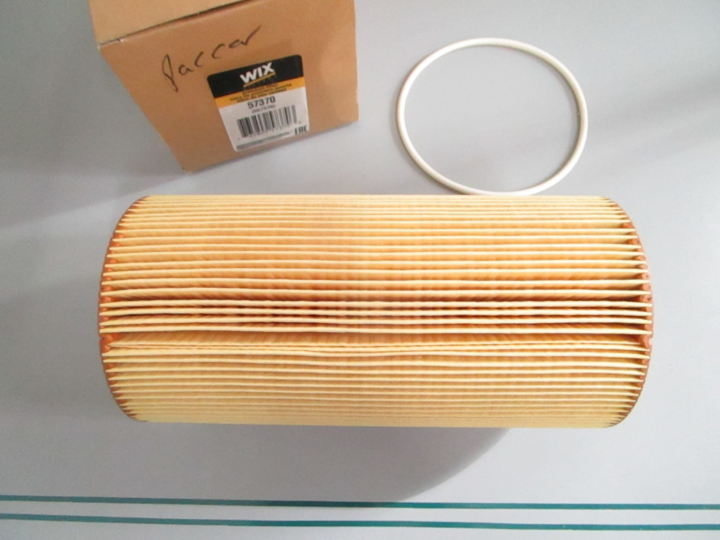NEW OEM 57370 Wix Oil Filter 0820