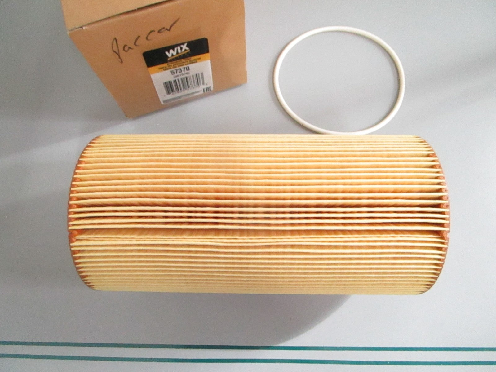 NEW OEM 57370 Wix Oil Filter 0820