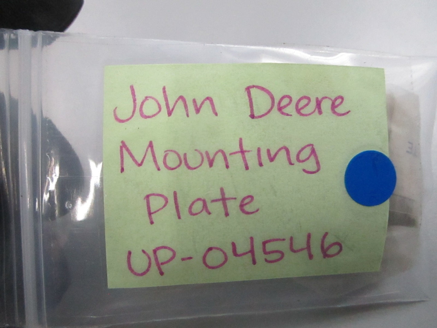 *NEW OEM* 0810 John Deere Mounting Plate UP-04546