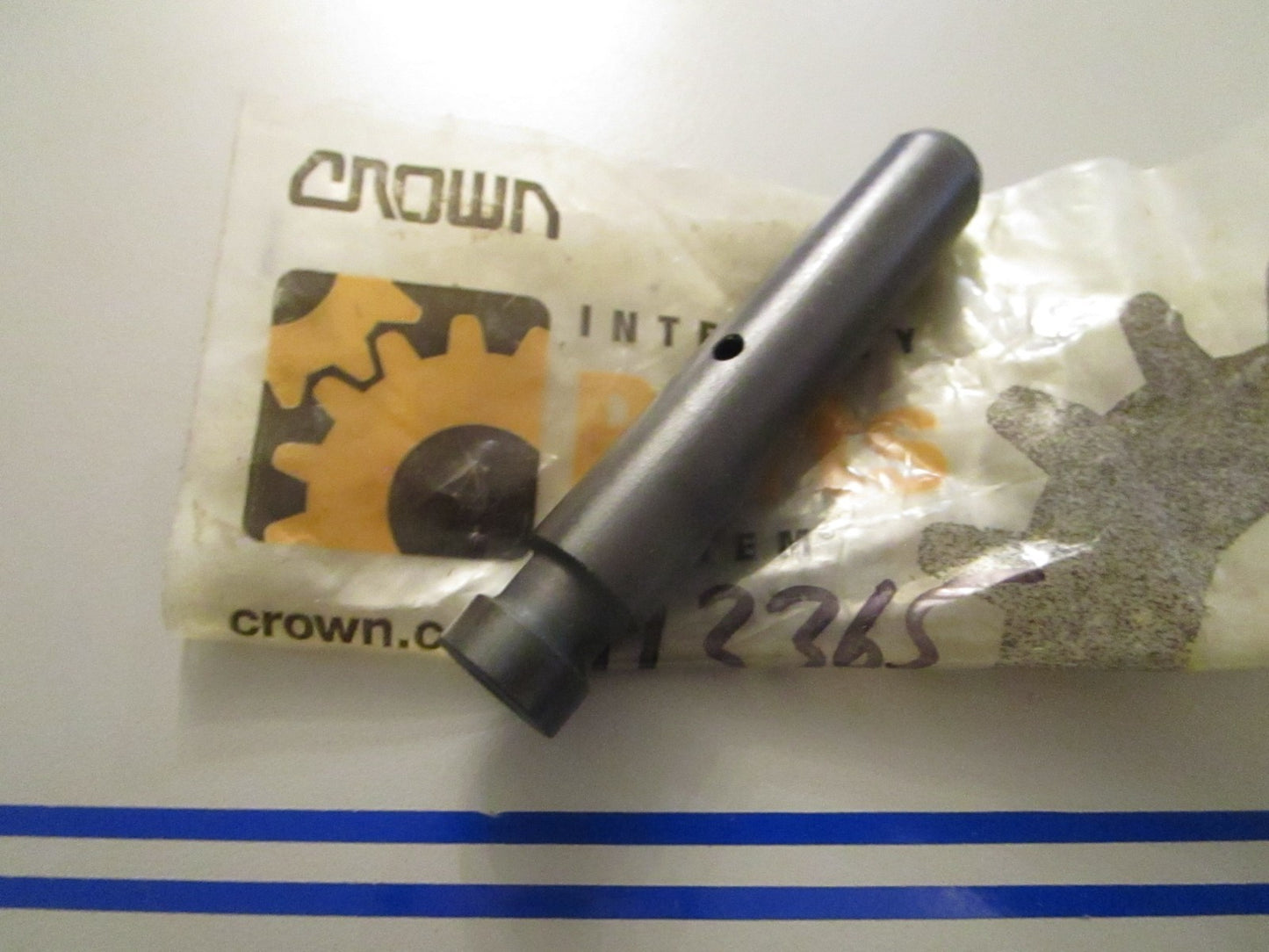 NEW OEM 113365 Crown Shaft Roller 0720