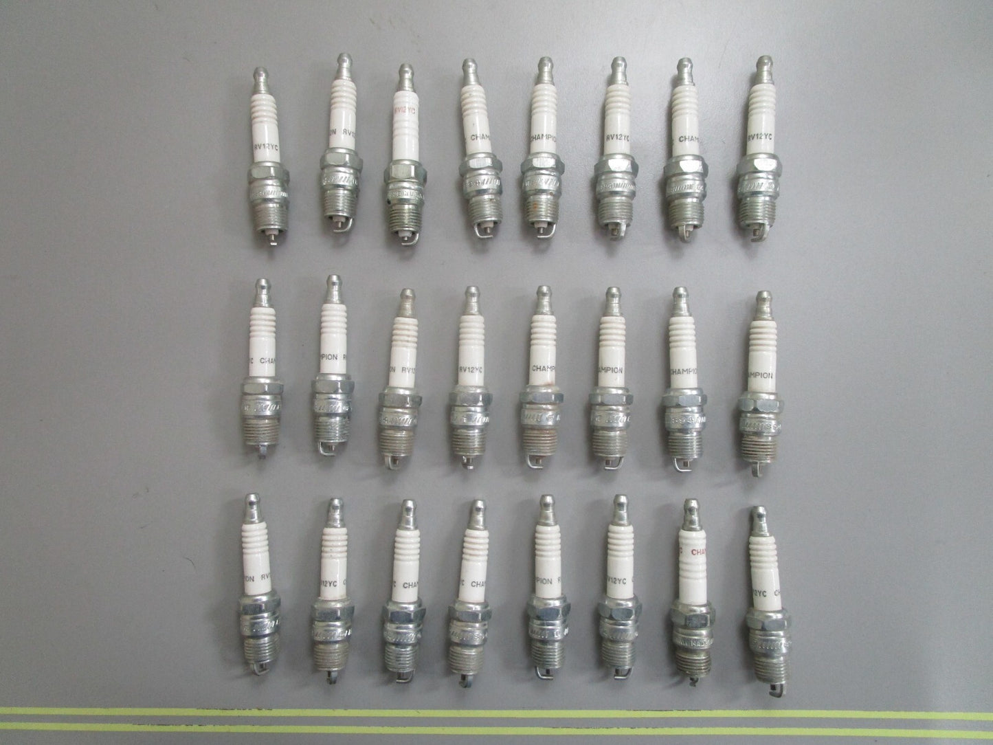 *NEW* (LOT OF 24) 0820 Champion Spark Plug RV12YC