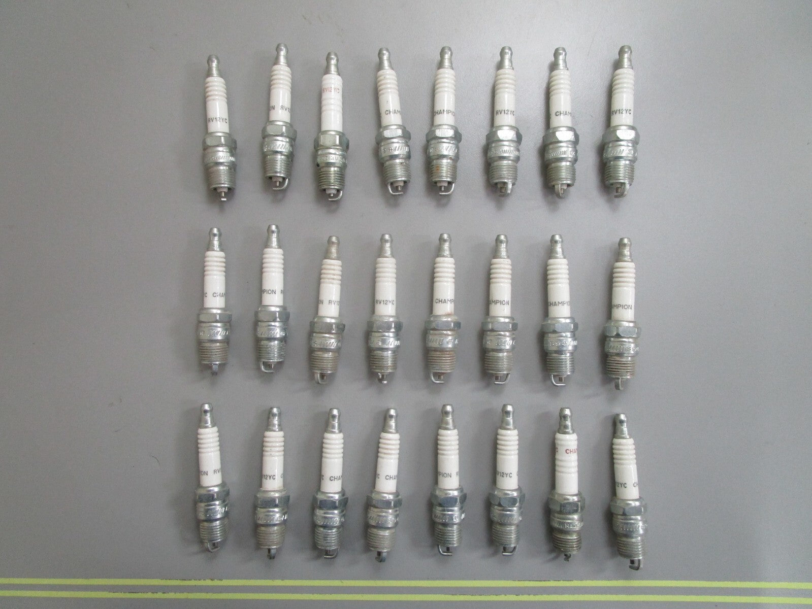 *NEW* (LOT OF 24) 0820 Champion Spark Plug RV12YC