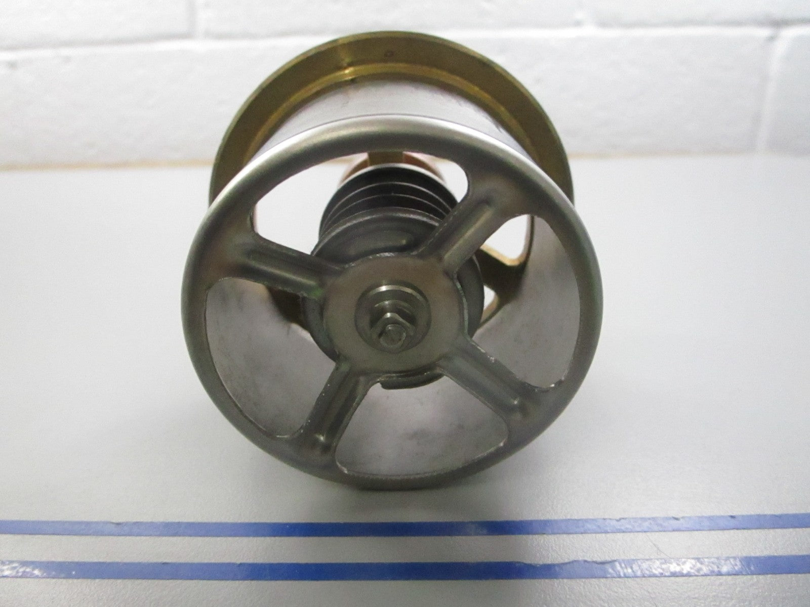 NEW OEM 600-421-6640 Komatsu Thermostat 0810