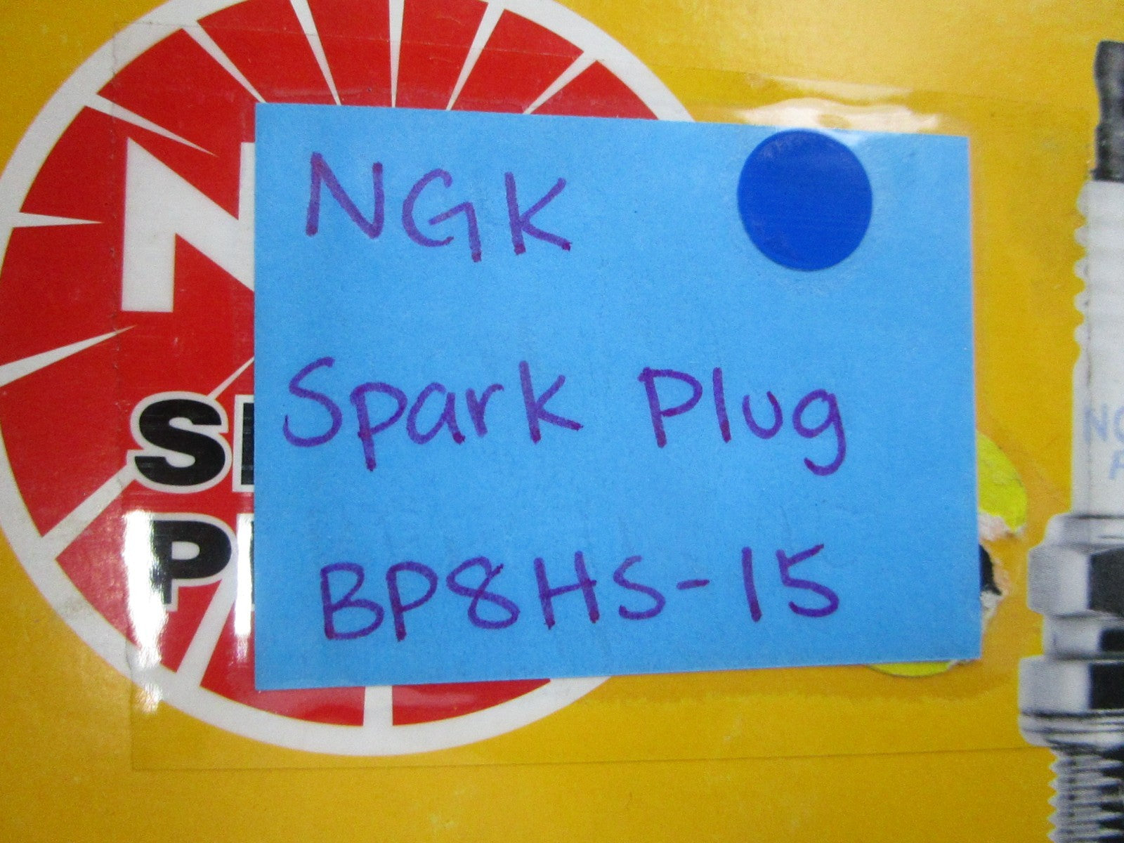 NEW (LOT OF 4) BP8HS-15 NGK Spark Plug 0810