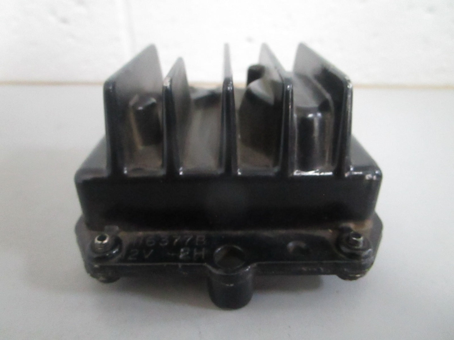 NEW OEM 1116377B Mercury Delco Remy Voltage Regulator 0820