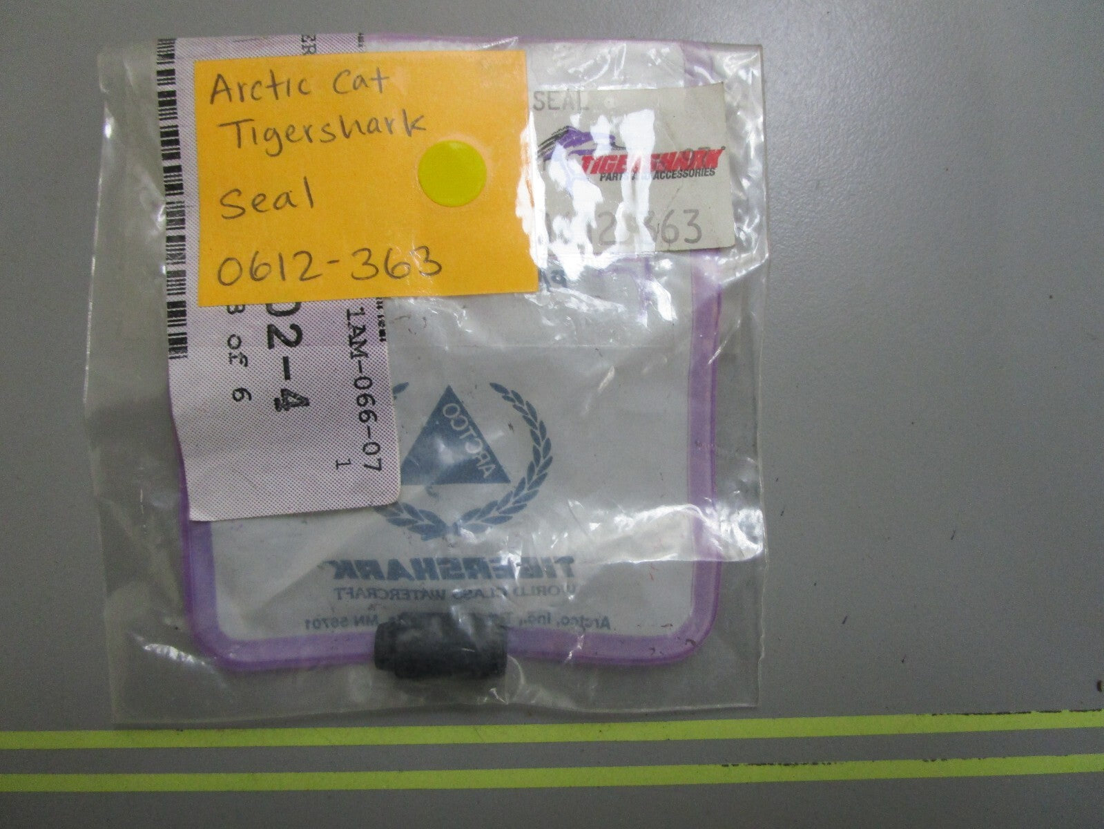 *NEW OEM* 0810 Arctic Cat Tigershark Seal 0612-363