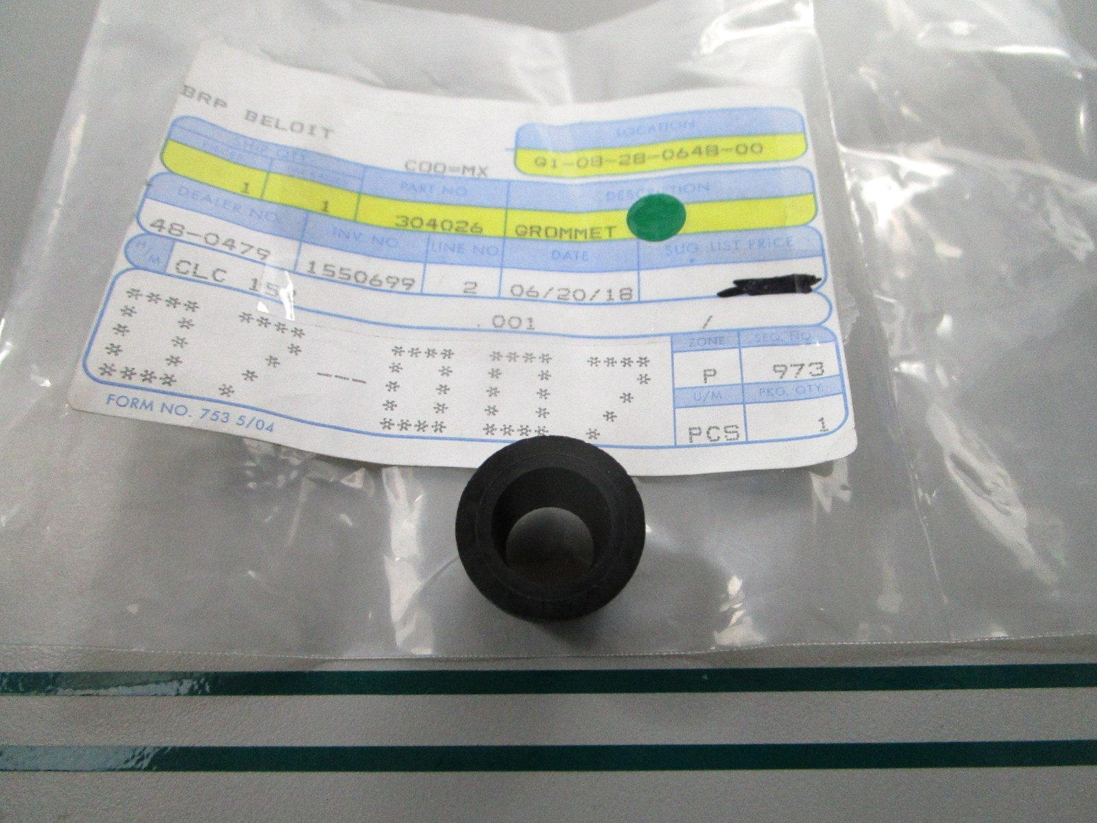 NEW OEM 304026 0304026 OMC Johnson Evinrude Grommet 0810