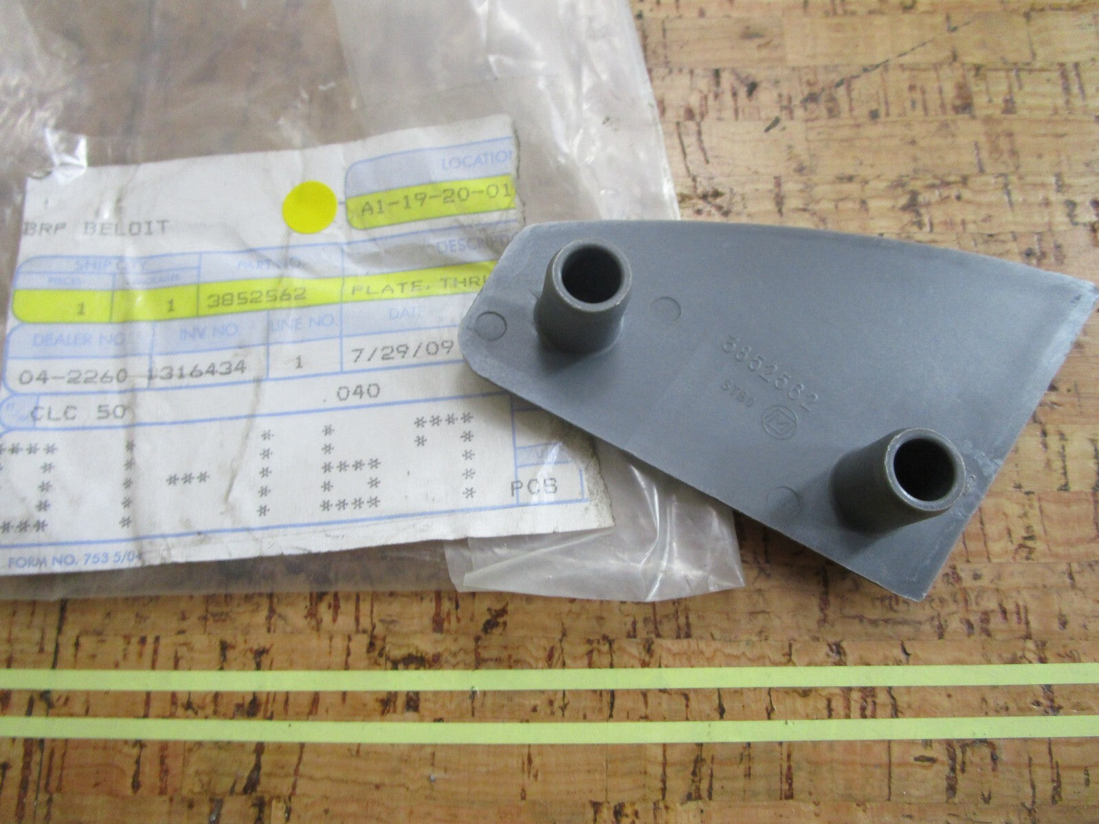 *NEW OEM* 0810 OMC Johnson Evinrude Thrust Plate 3852562