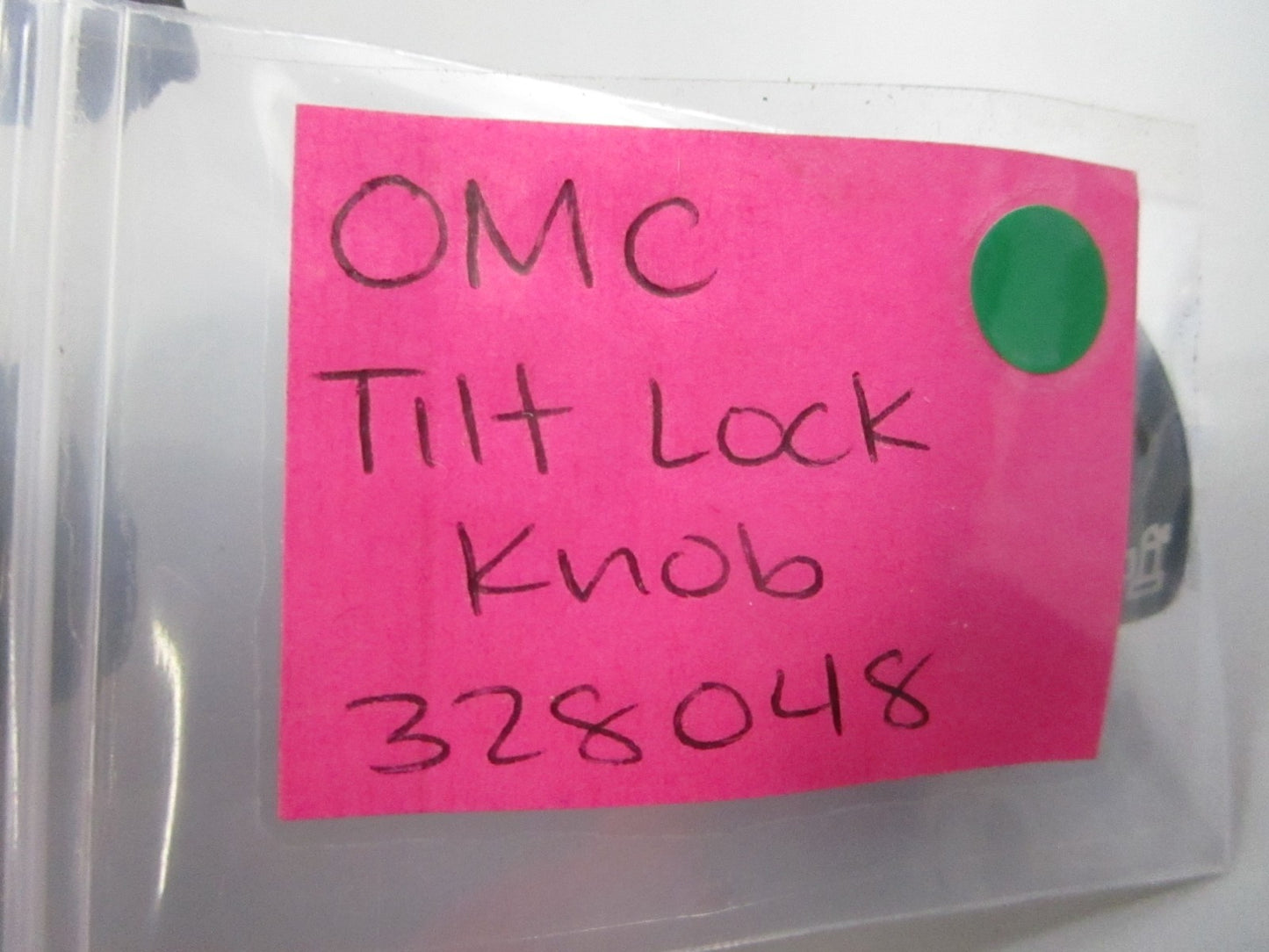 NEW OEM 328048 0328048 OMC Johnson Evinrude Tilt Lock Knob 0810