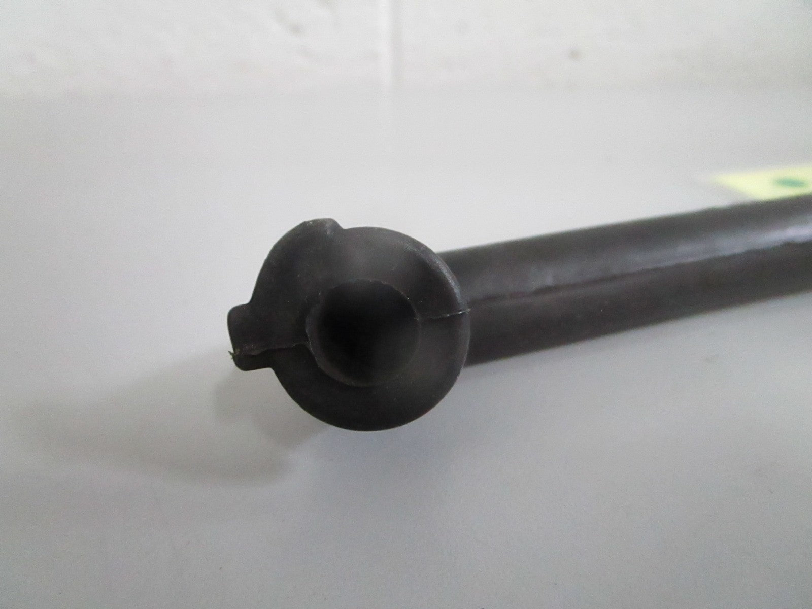 NEW OEM 1000941391 Mercedes-Benz Hose 0820