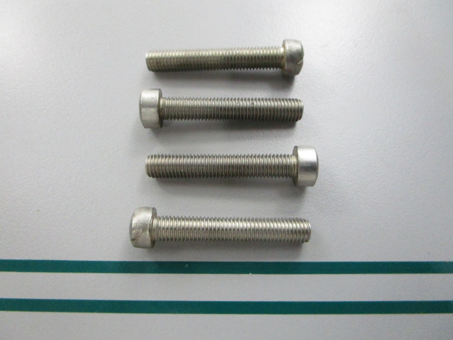 NEW OEM (LOT OF 4) 10-49987 Mercury Quicksilver Screw 0810