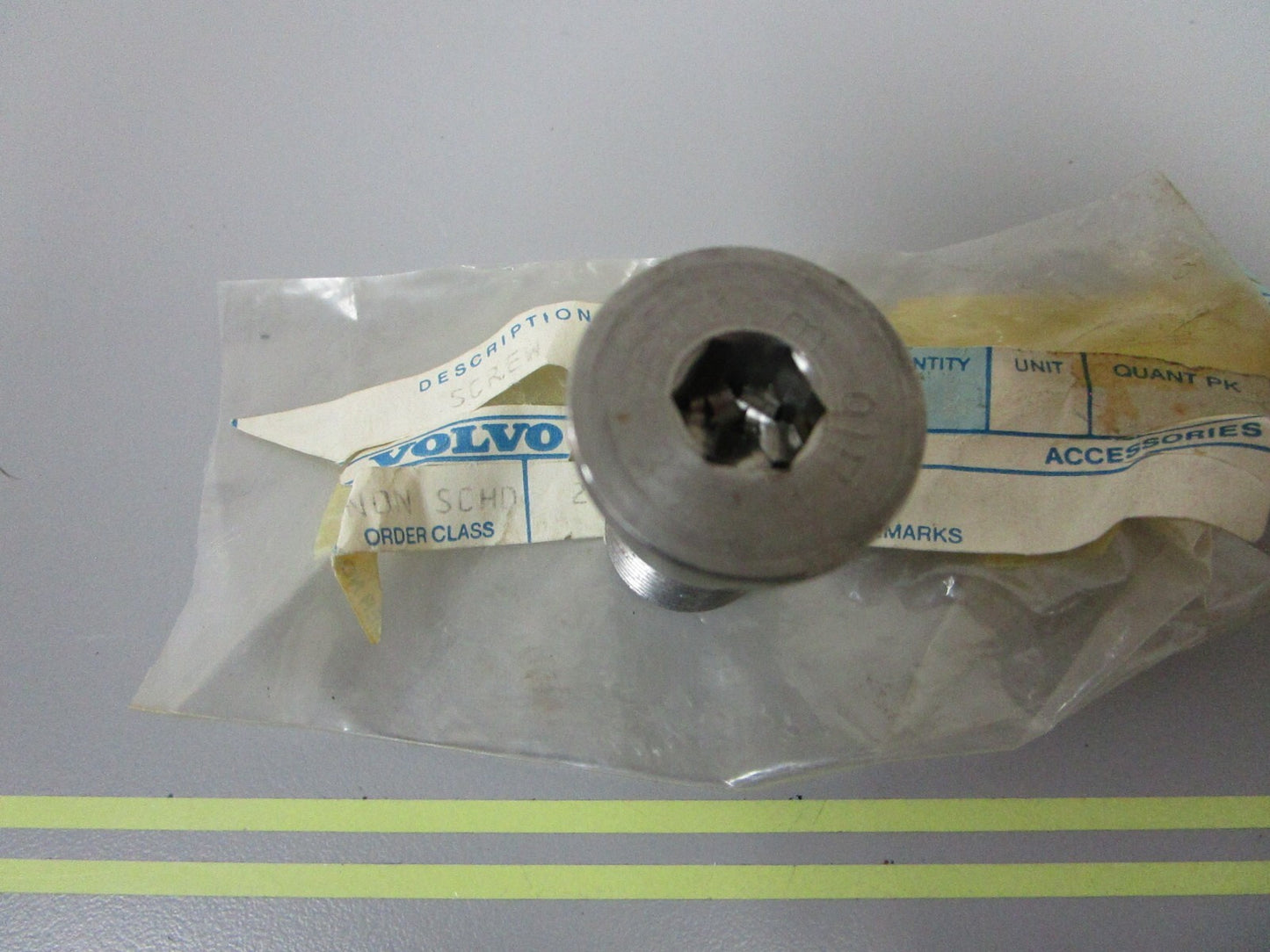 *NEW OEM* 0720 Volvo Penta Shoulder Screw 839696