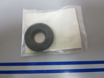 *NEW OEM* 0770 Tohatsu Nissan Oil Seal 3B2-01215-0 3B2012150