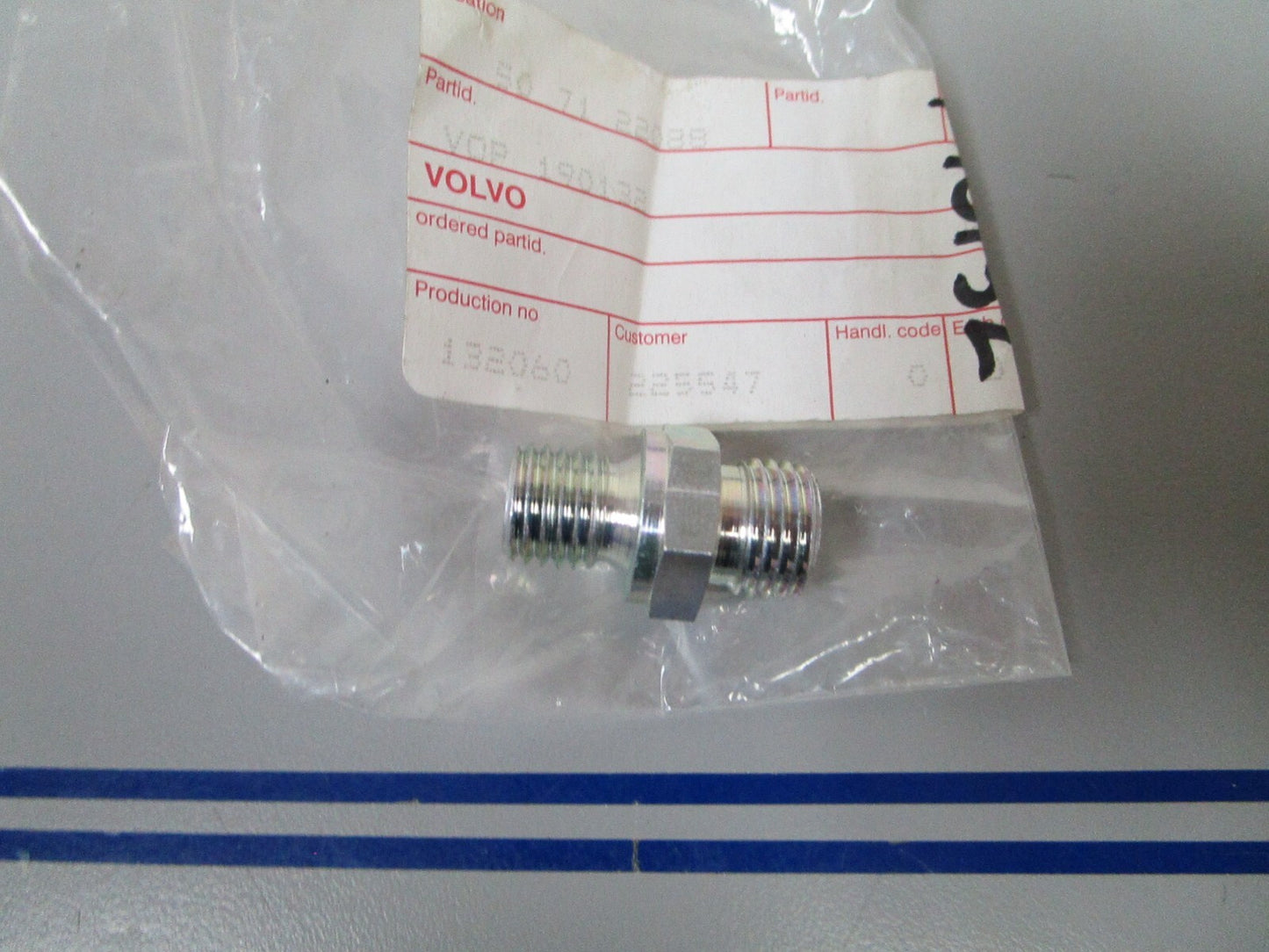 *NEW OEM* 0810 Volvo Penta Nipple 190132