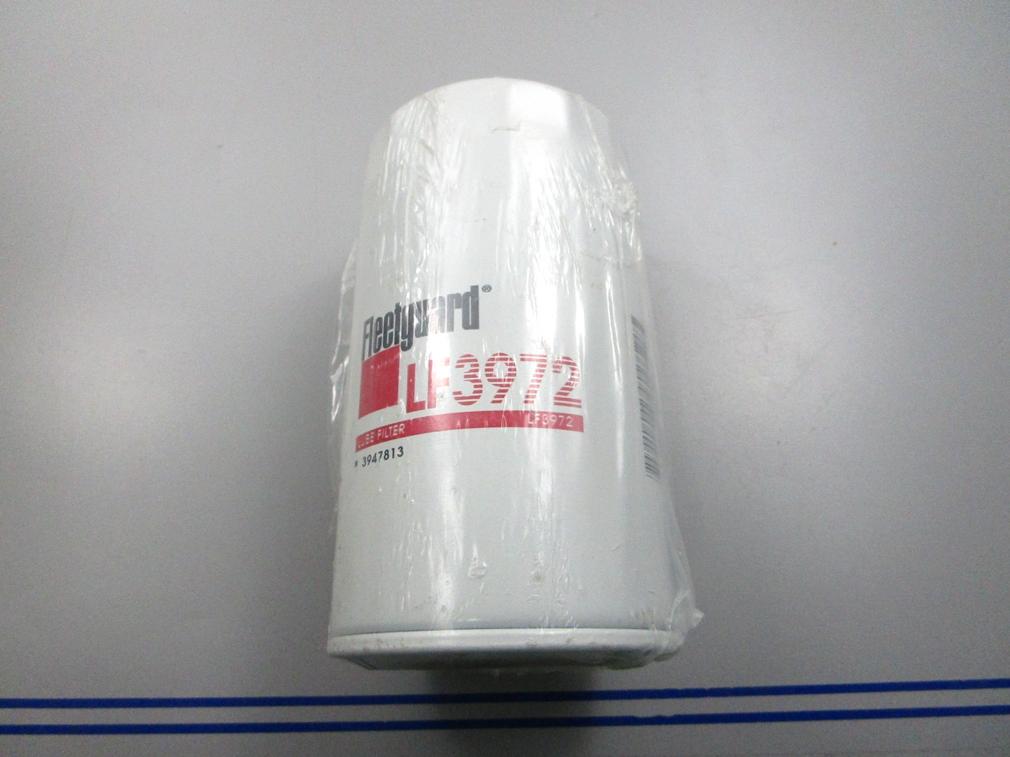 NEW OEM LF3972 Fleetguard Lube Filter 0810