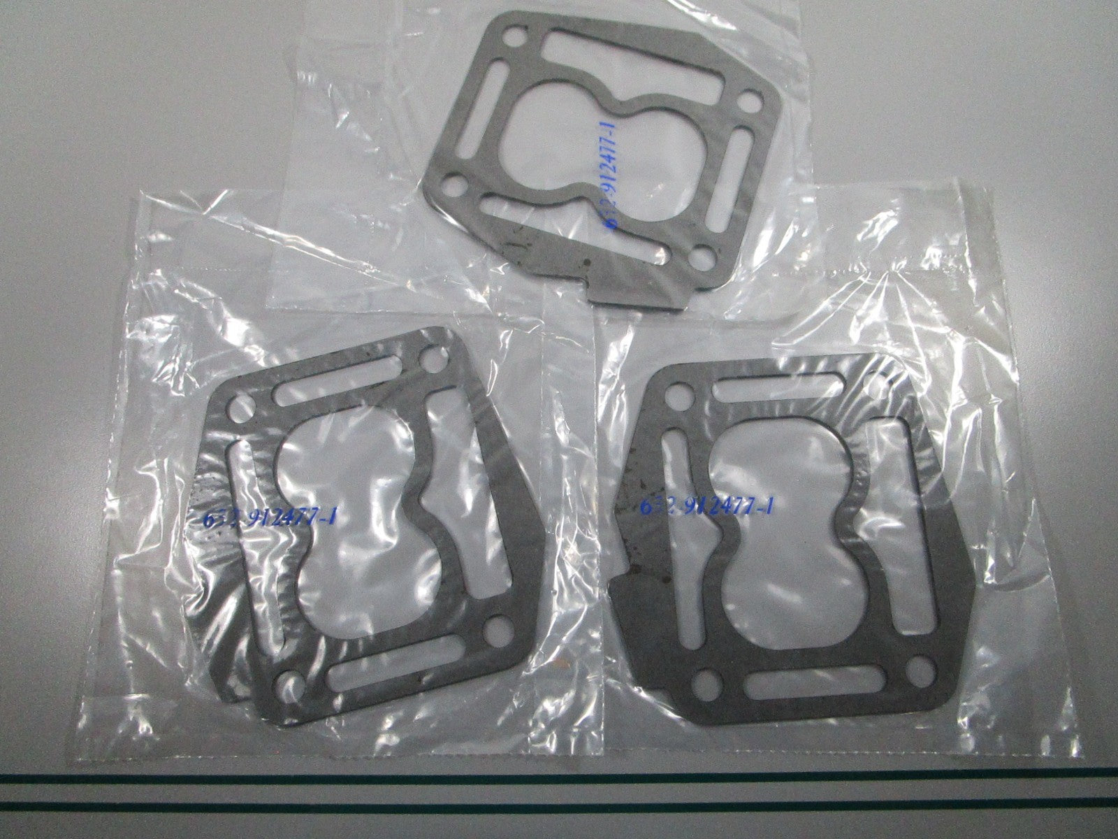 NEW OEM (LOT OF 3) 912477 0912477 OMC Johnson Evinrude Gasket 0810