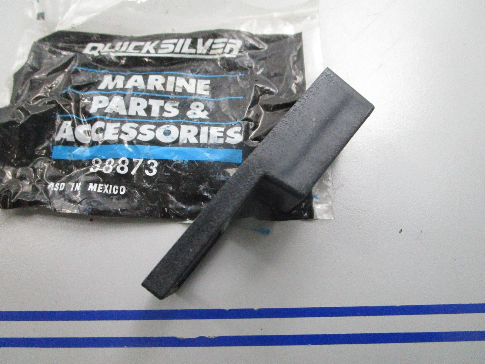 NEW OEM Mercury Quicksilver 881873 Retainer 0810