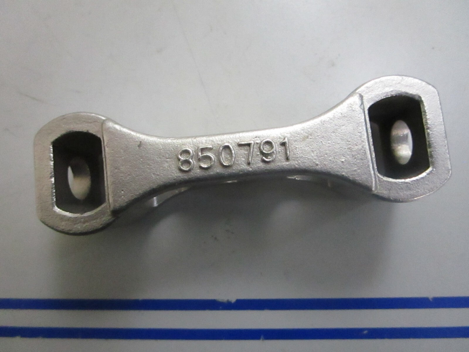 *NEW OEM* 0820 Mercury Quicksilver Coupling 850791T
