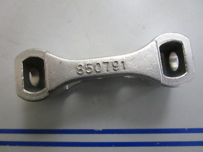 *NEW OEM* 0820 Mercury Quicksilver Coupling 850791T