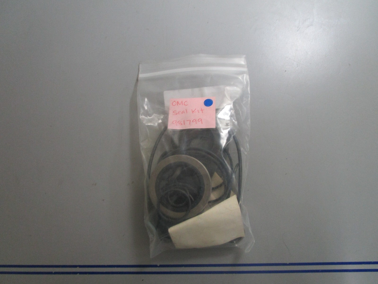 *NEW OEM* 0810 OMC Johnson Evinrude Seal Kit 981799 0981799