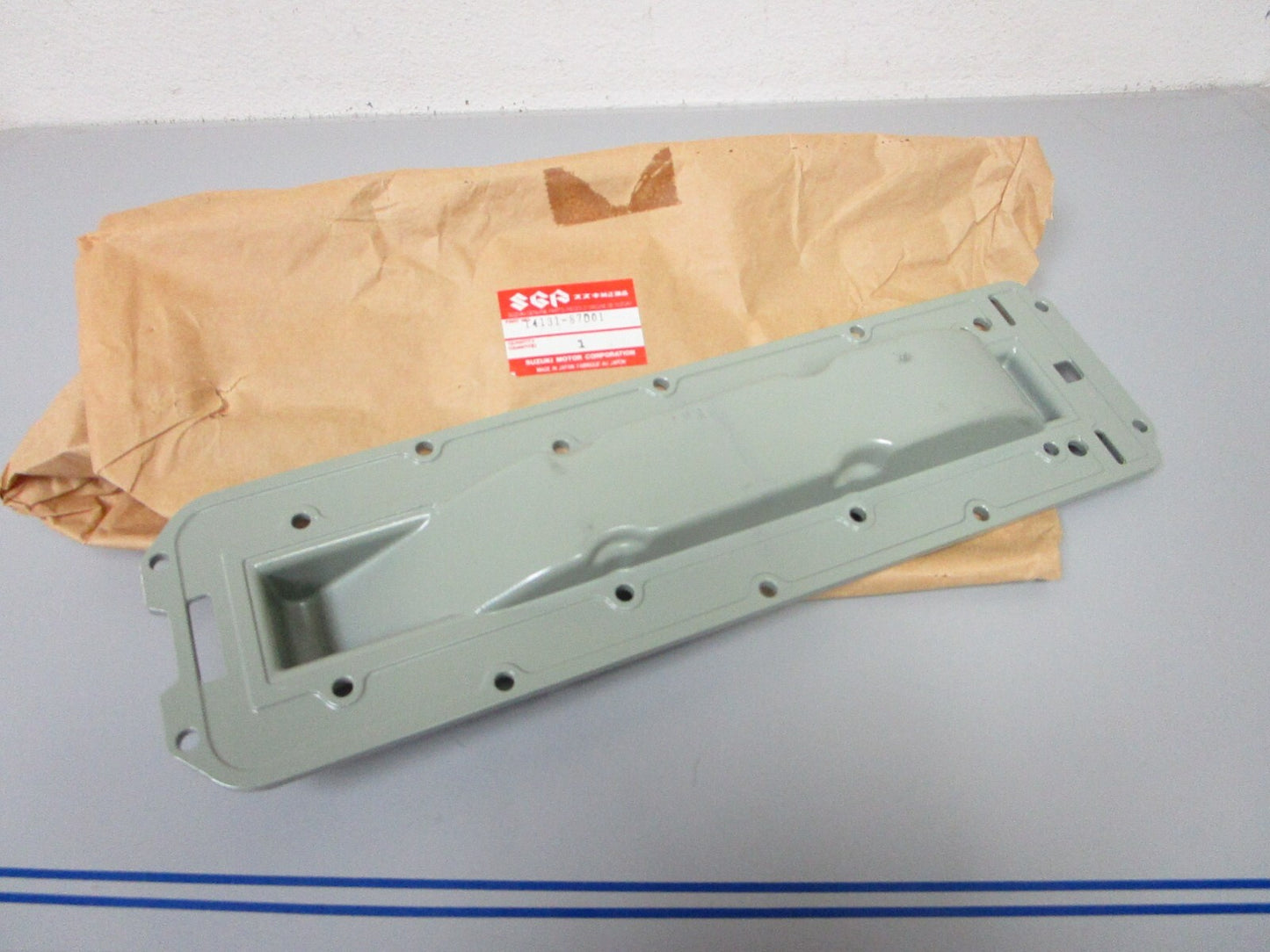 *NEW OEM* 0720 Suzuki 150 175 200 225 hp Exhaust Plate 14131-87D01