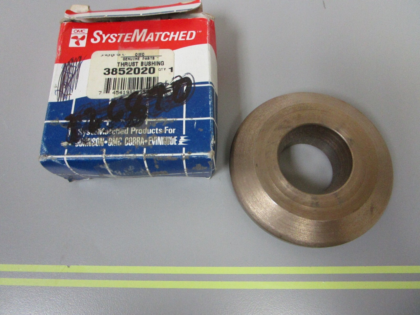 *NEW OEM* 0810 OMC Johnson Evinrude Thrust Bushing 3852020