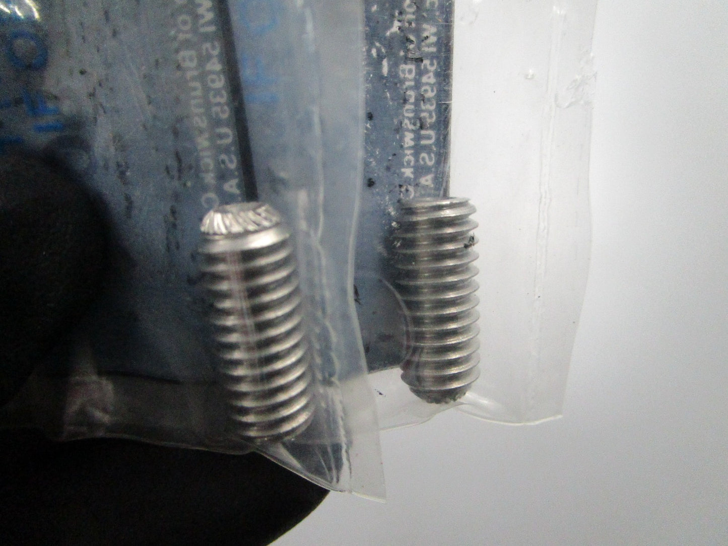 NEW OEM (LOT OF 2) Mercury Quicksilver 10-37805 Screw 0810