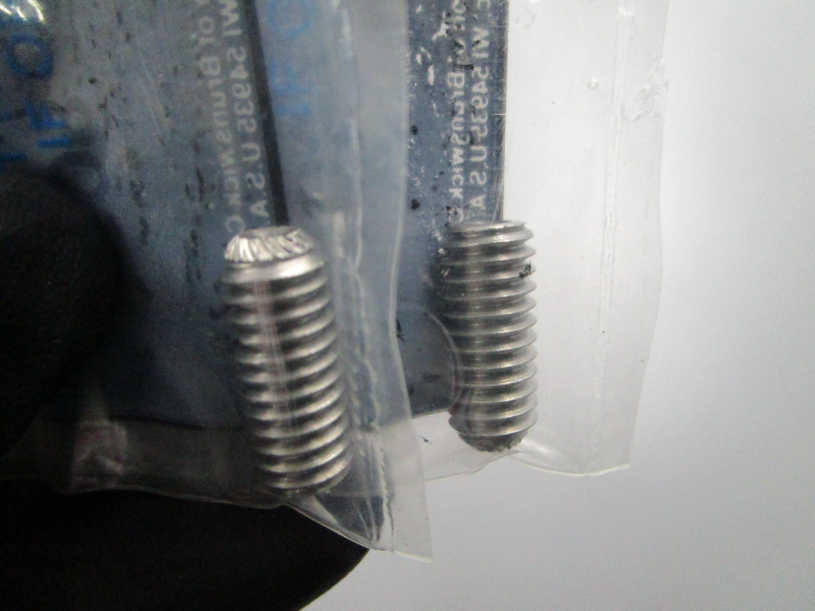 NEW OEM (LOT OF 2) Mercury Quicksilver 10-37805 Screw 0810