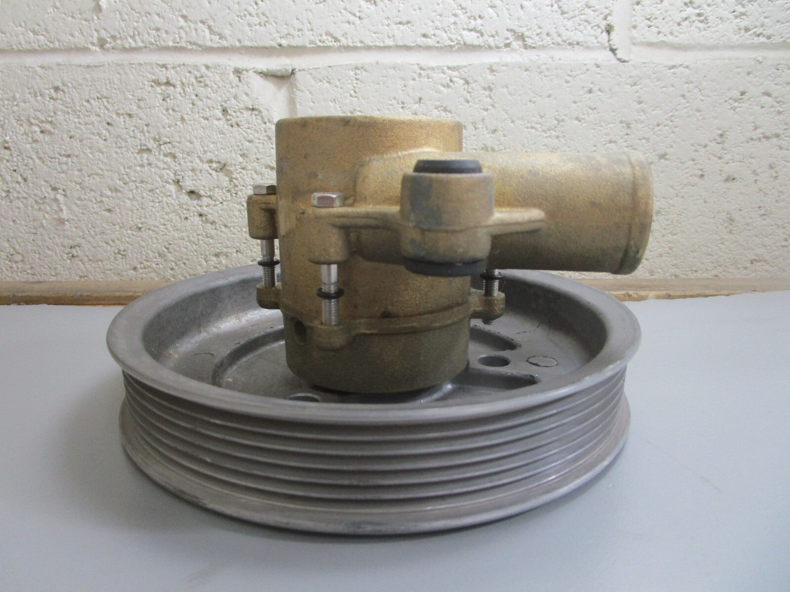 *NEW OEM* 0820 Volvo Penta Raw Water Sea Pump 21212799