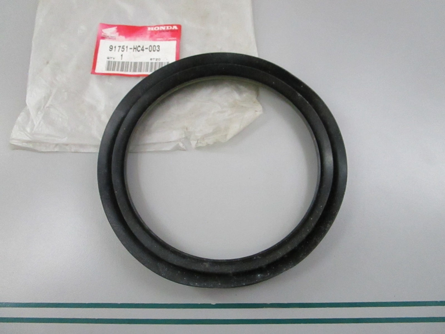 NEW OEM 91751-HC4-003 Honda Dust Seal 0810