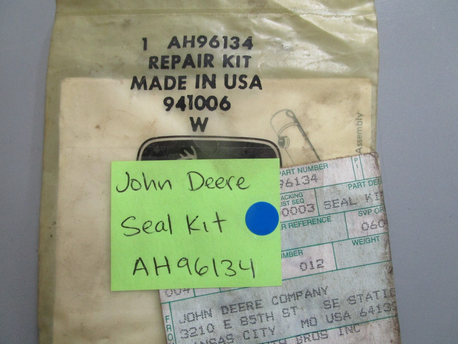 *NEW OEM* 0820 John Deere Seal Kit AH96134