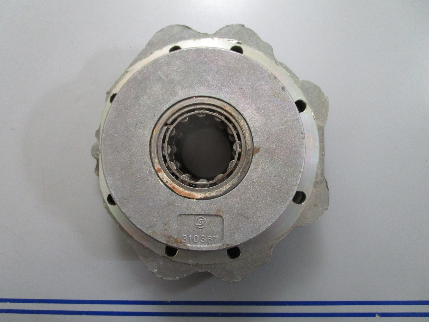 *NEW OEM* 0820 OMC Johnson Evinrude Bearing Housing 379477 379477