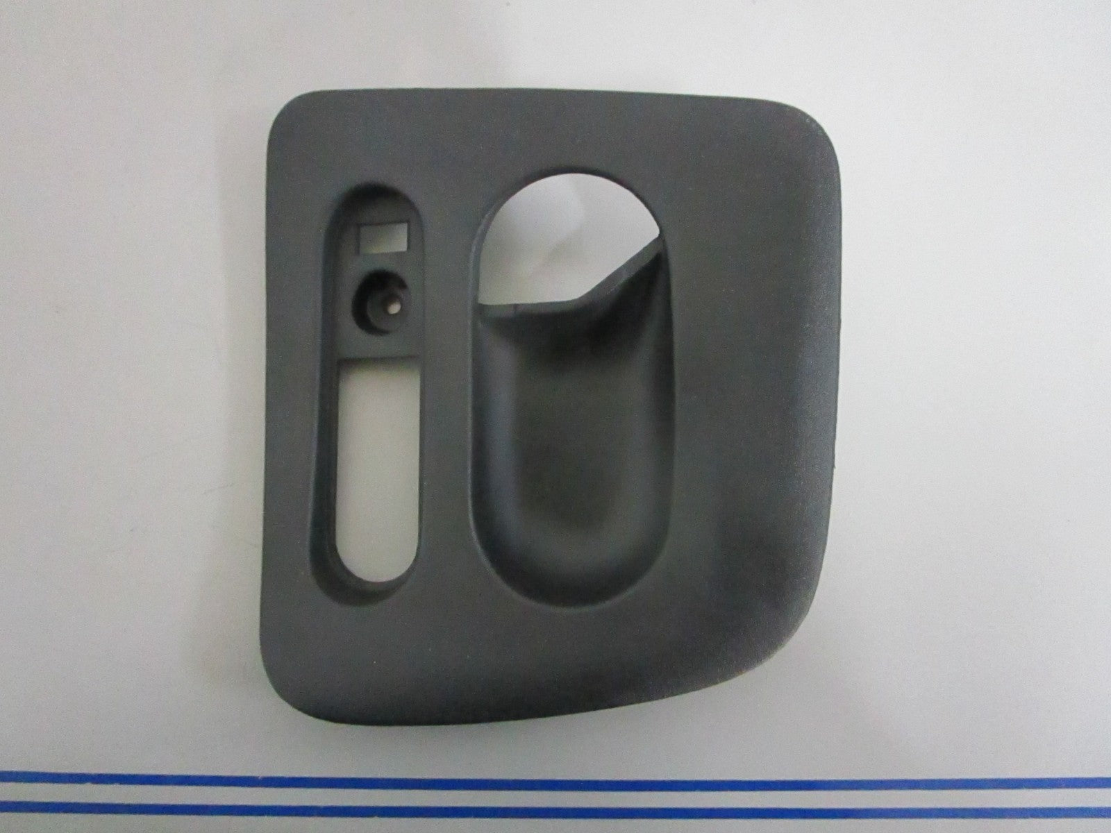 NEW OEM 9578824 Saab Mounting Plate 0820