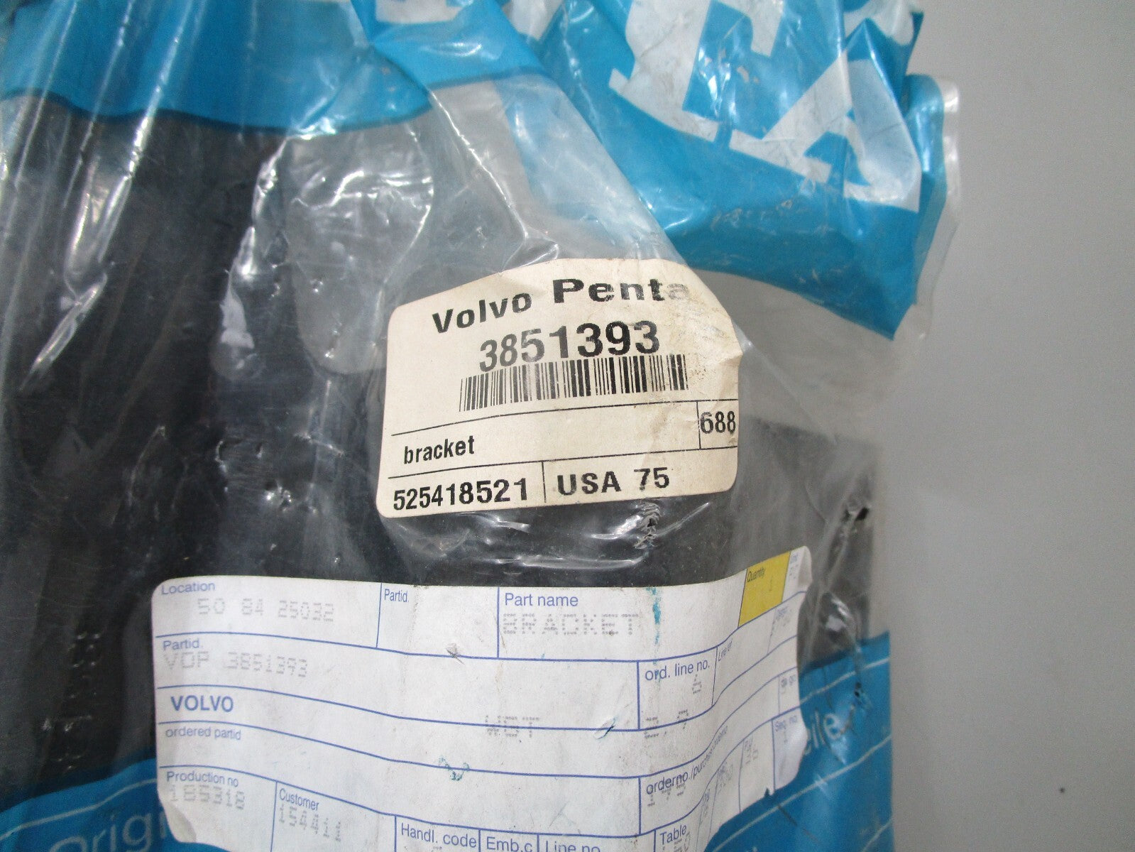 *NEW OEM* 0720 Volvo Penta Bracket 3851393