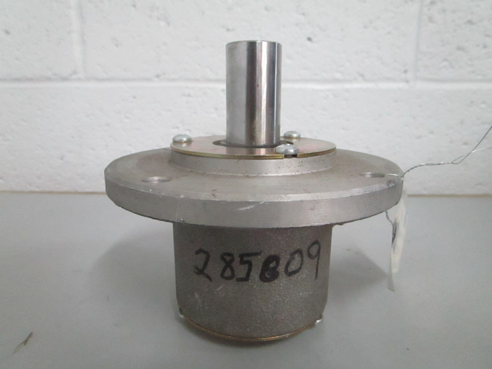 *NEW* 0820 Stens Spindle Assy 285-809 Fits Bobcat