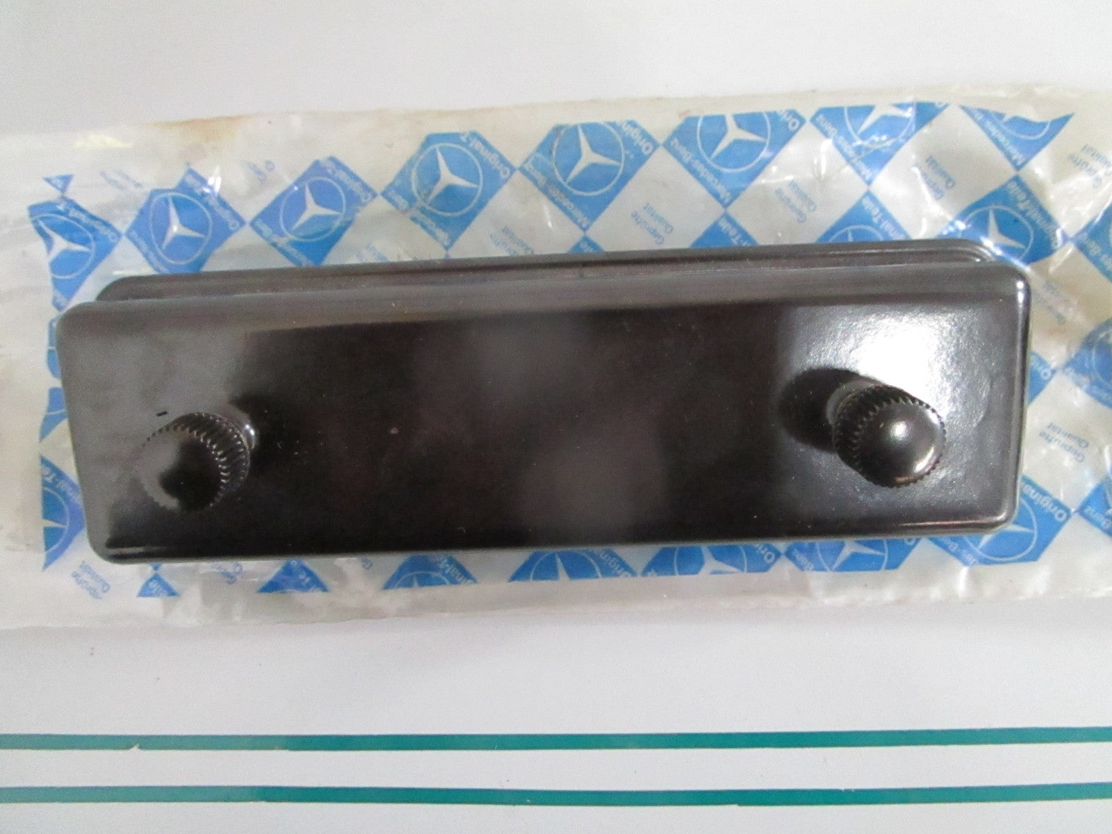 NEW OEM 26104 Mercedes-Benz Fuse Cover Box 0820