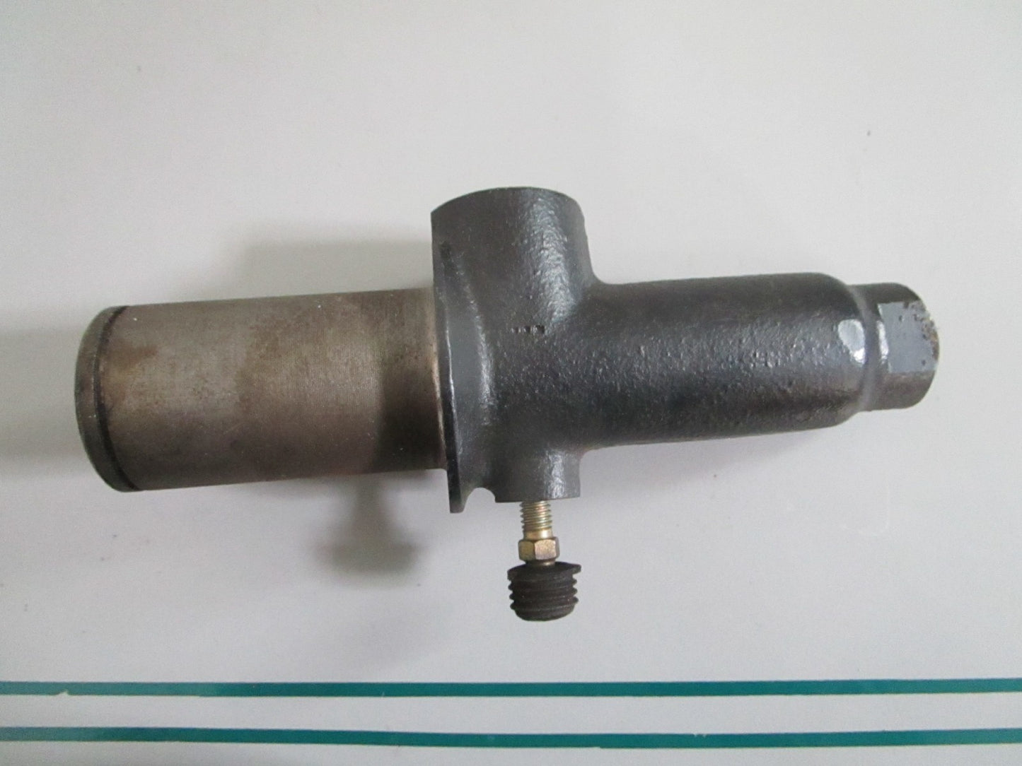 NEW OEM 0002952906 Merecedes-Benz Master Cylinder 0820